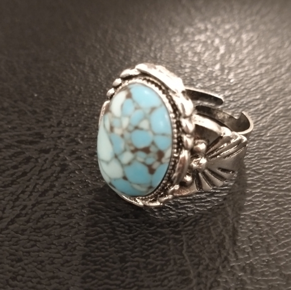 Bisbee turquoise fashion ring - Picture 2 of 9